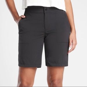 Athelta Trekkie Bermuda 2.0 black shorts 0 NWT BRAND NEW
